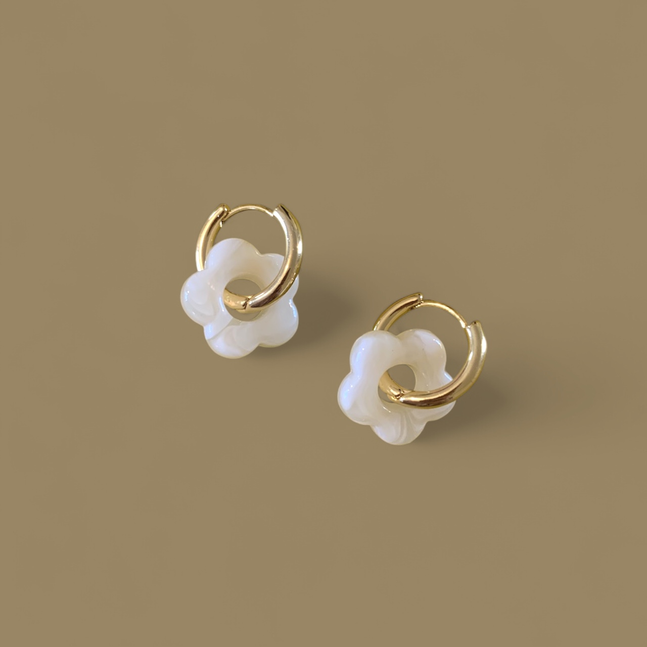 Boucles d'oreilles écru agathe and coco fleurs MM