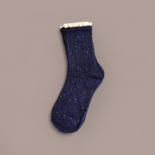 chaussettes bleues macramé beige