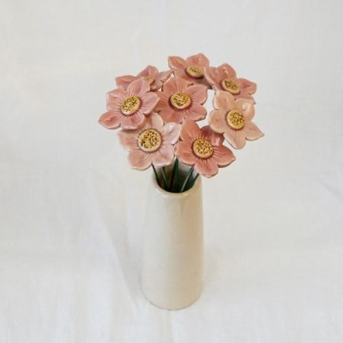 Fleur rose en céramique