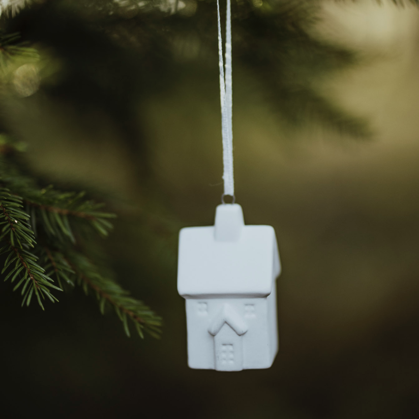 maison haute porte à suspendre