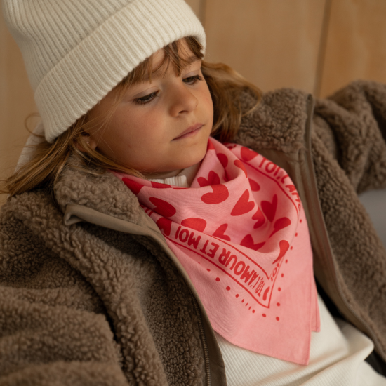 foulard enfant coeur rose et rouge