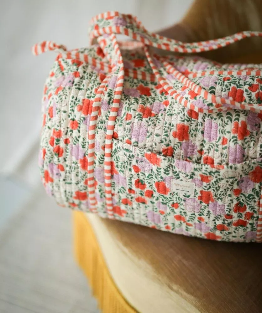 Sac week-end ellis clementine en vente chez Atelier Mama Oh, boutique cadeaux, déco & lifestyle en ligne, dans le Vieux Lille et Mouvaux Sac week-end ellis clementine en vente chez Atelier Mama Oh, boutique cadeaux, déco & lifestyle en ligne, dans le Vieux Lille et Mouvaux